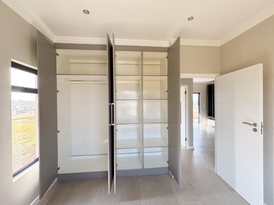 4 Bedroom Property for Sale in Kidds Beach Eastern Cape